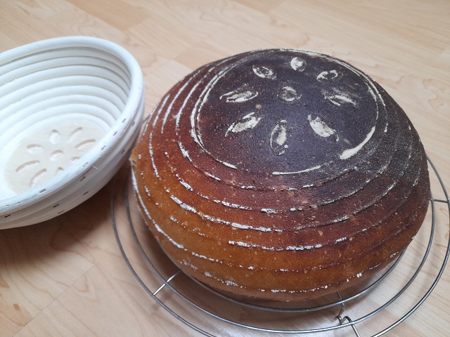 Ošatka na kynutí chleba - kulatá malá, větvička