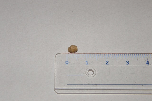 Korálky - soudek 4x4 mm - přírodní