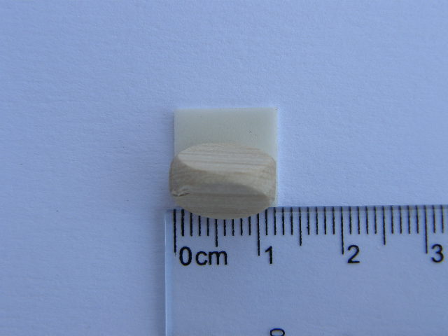 Korálky - trojhran 10 x 12,5 mm - přírodní